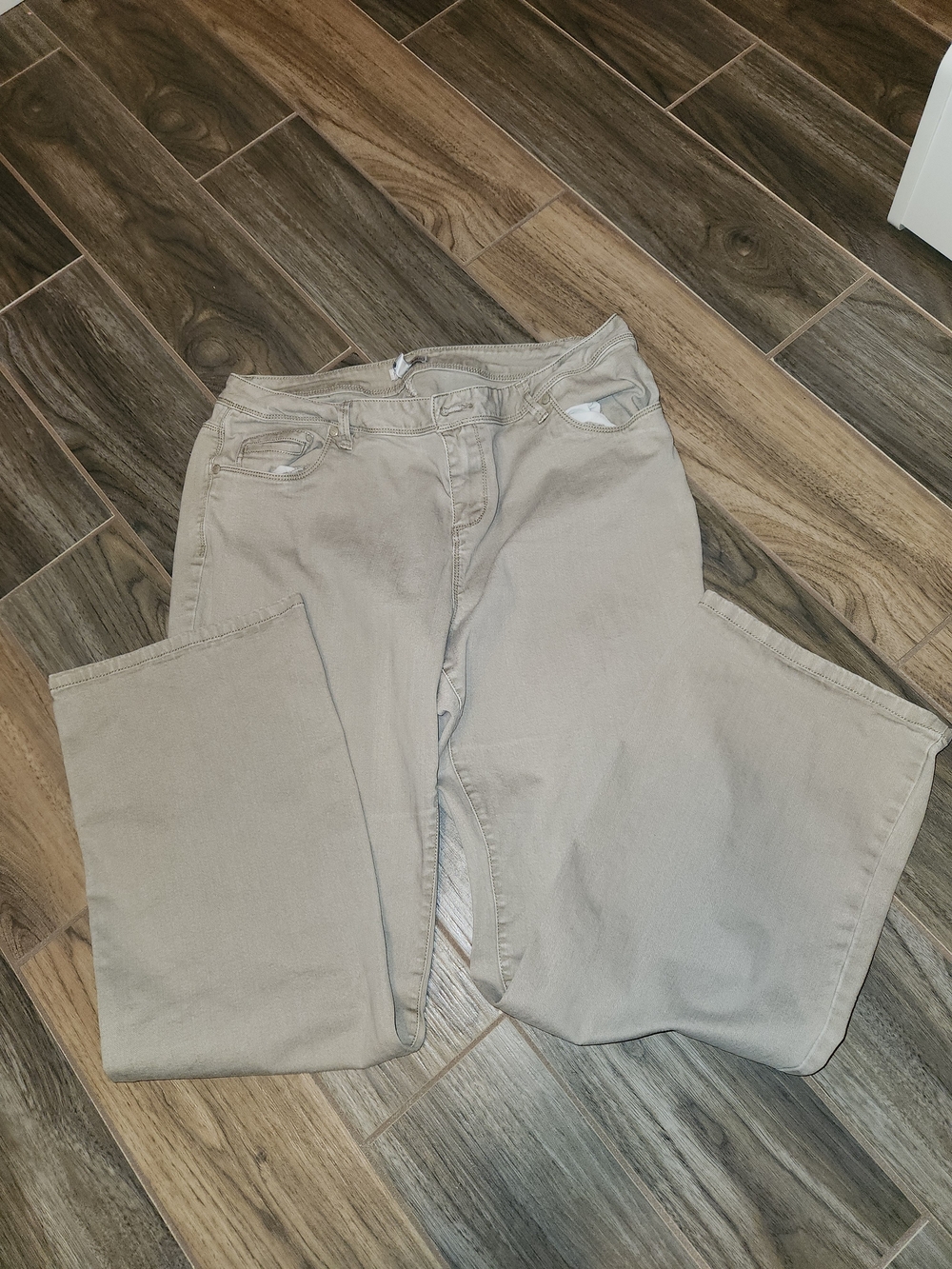 Fashion Bug Straight-Leg Jeans in Light Beige